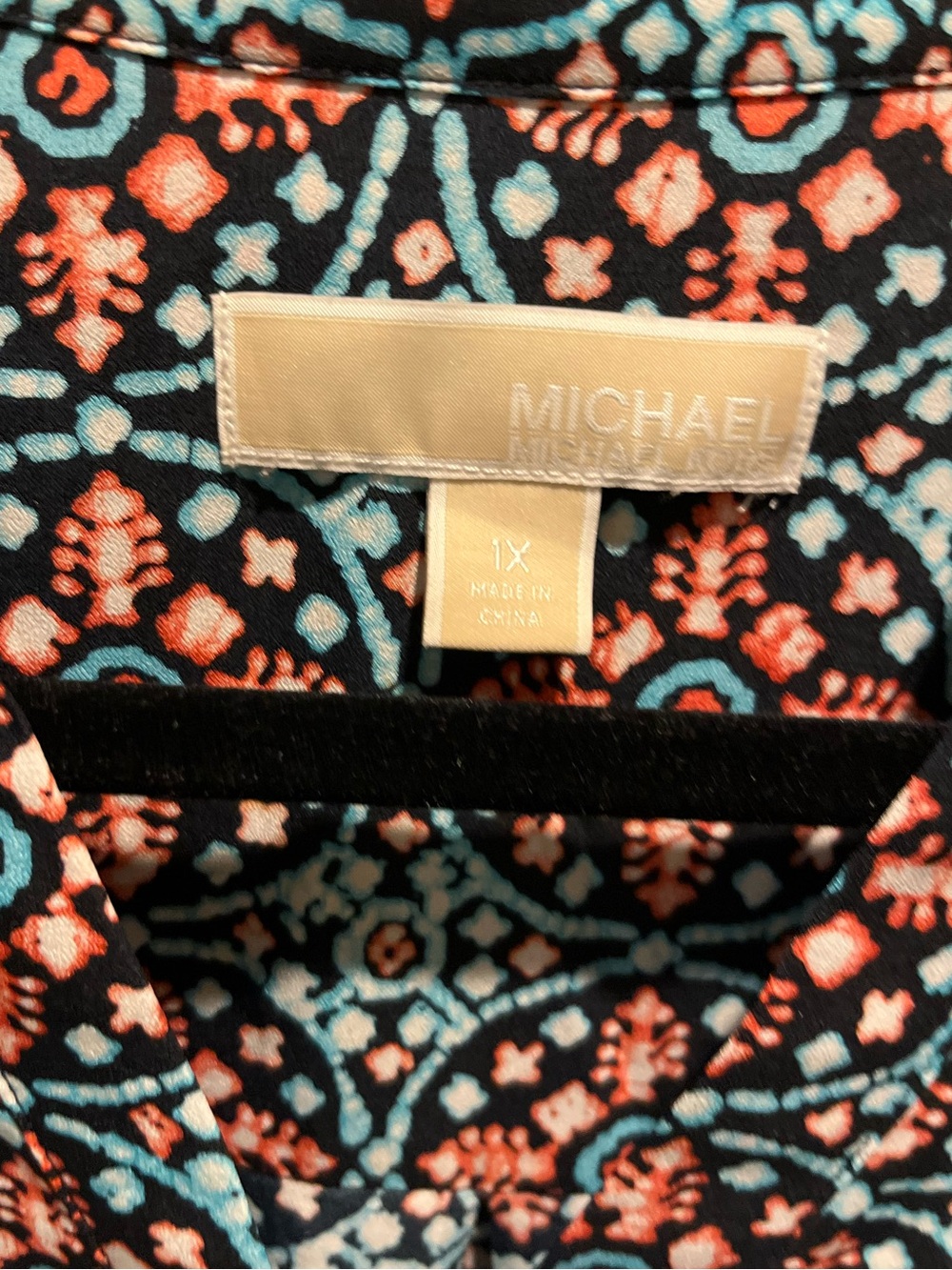 243. WOMENS MICHAEL KORS 1X DETAIL TOP - Picture 2 of 5